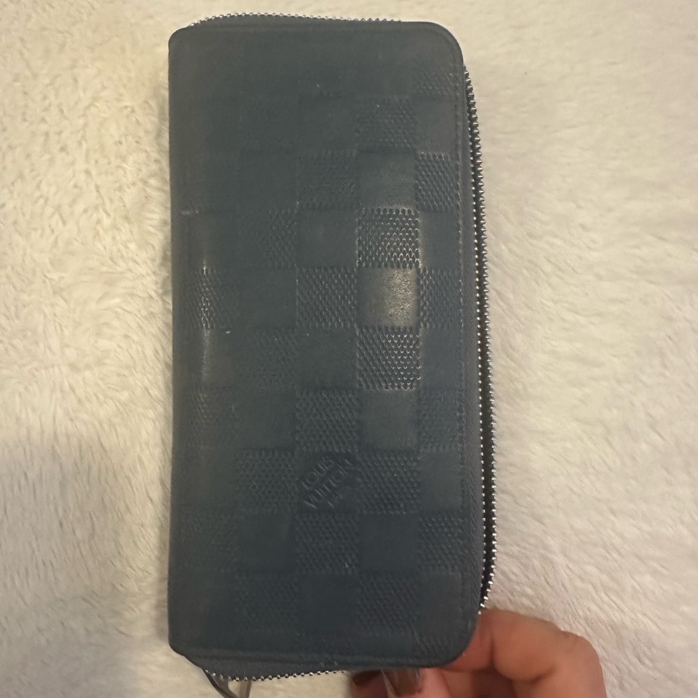 Limited edition blue damier Louis Vuitton zippy wallet